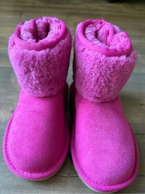 NWOB UGG Kids' Classic Jona Luxury Boot Size 8 In Pink